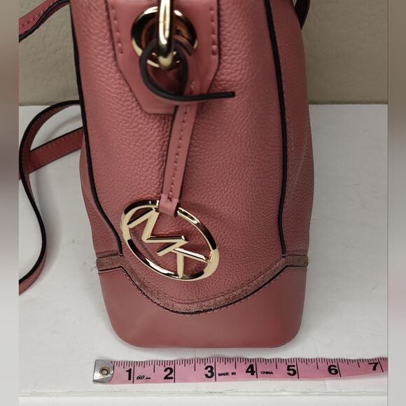 Michael Kors Dusty Pink Rose Pebbled Leather Bucket Crossbody Bag Valentine - Picture 11 of 16